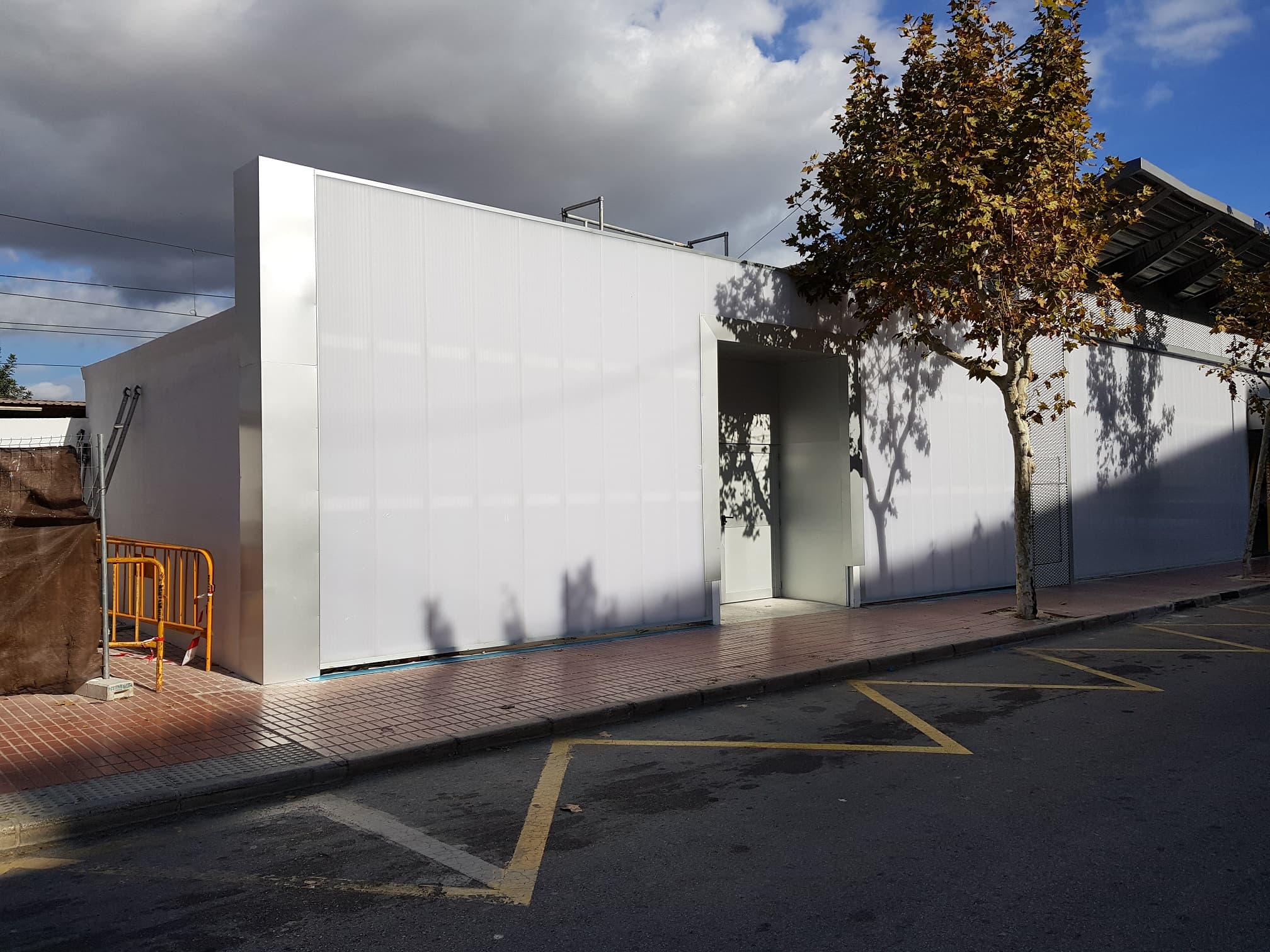 policarbonato fachada 40mm