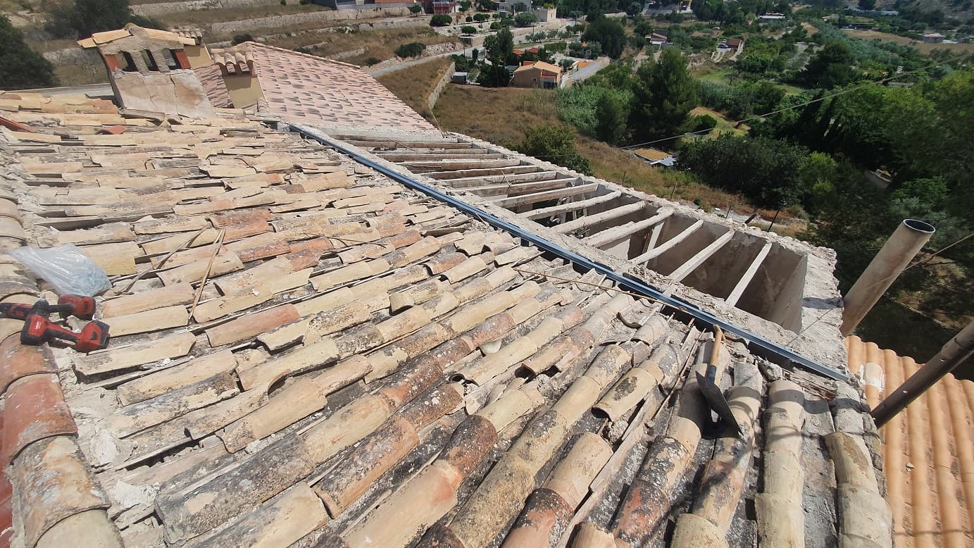 reforma-tejado-antiguo-panel-sandwich