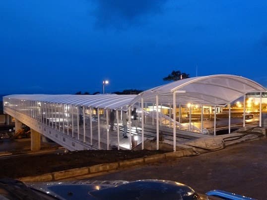 Lucernario Curvo en Policarbonato 10 mm con perfiles de aluminio glasslux