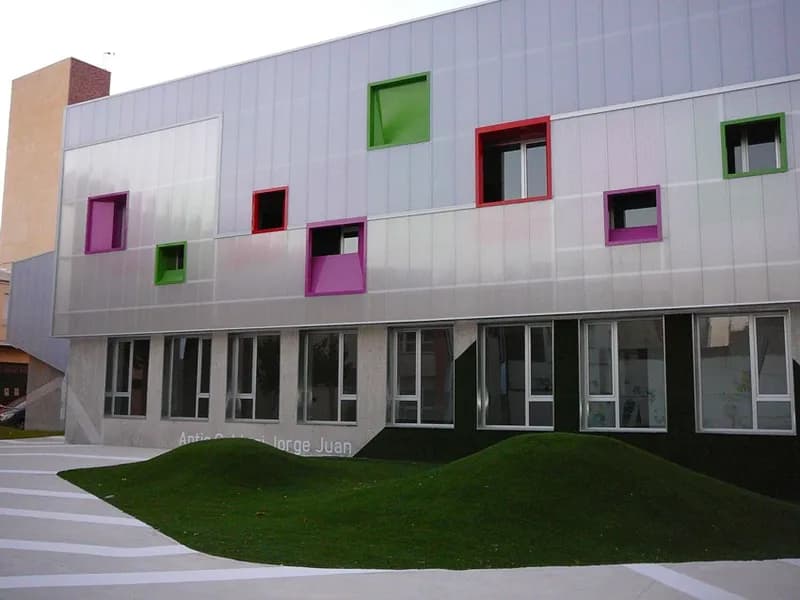 Fachada de policarbonato para cerramientos industriales